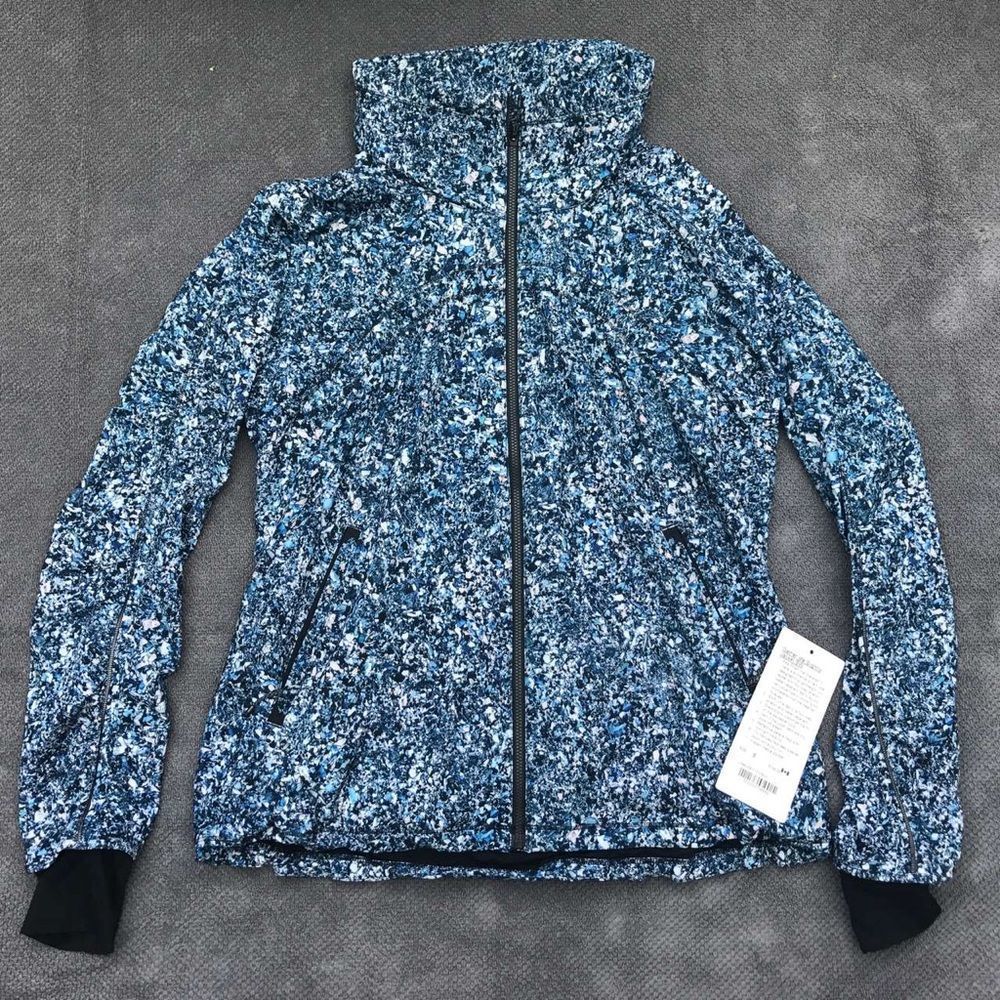 Rare!! Lululemon Gather Me Slightly Jacket
2017 Seawheeze - Tofino Shells Multi…